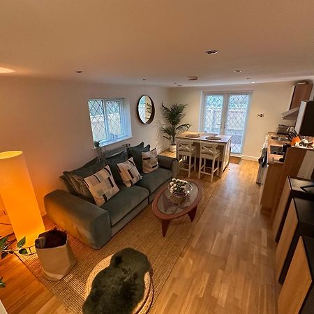 The Annex - Unparalleled Beach Front Luxury Accommodation - Private South West Facing Patio Area - Pet Friendly - Sky - Netflix - Super Fast Wi-Fi - Stones Throw To The Beach Борнмут Екстер'єр фото