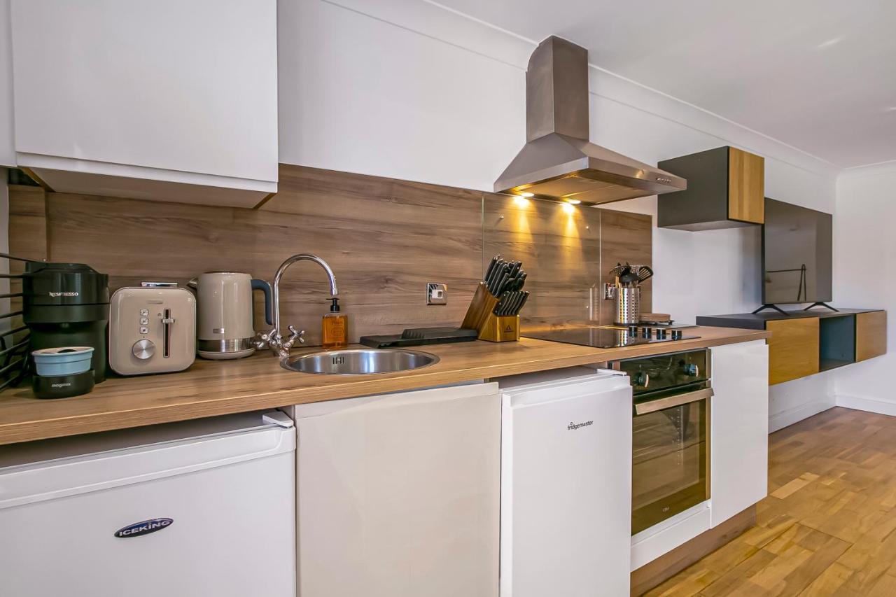 The Annex - Unparalleled Beach Front Luxury Accommodation - Private South West Facing Patio Area - Pet Friendly - Sky - Netflix - Super Fast Wi-Fi - Stones Throw To The Beach Борнмут Екстер'єр фото