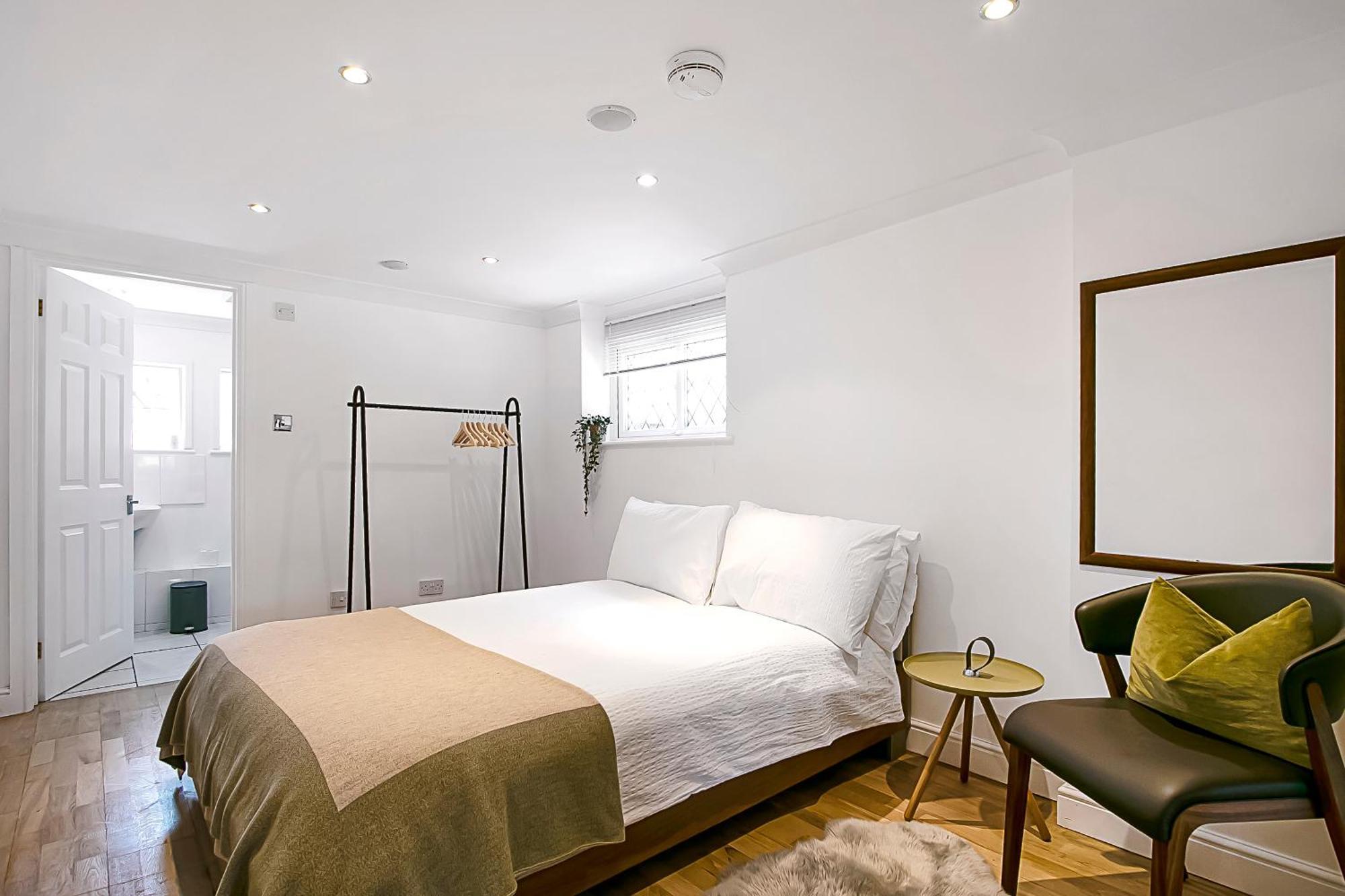 The Annex - Unparalleled Beach Front Luxury Accommodation - Private South West Facing Patio Area - Pet Friendly - Sky - Netflix - Super Fast Wi-Fi - Stones Throw To The Beach Борнмут Екстер'єр фото
